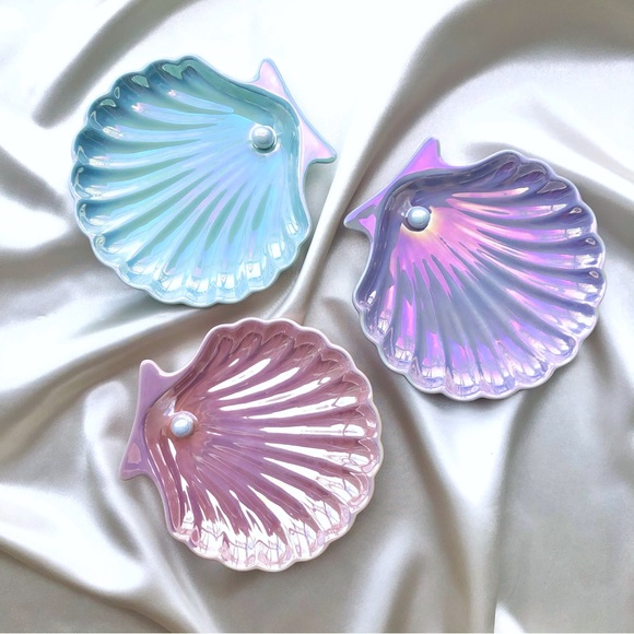 *Rare Finds* Seashell Iridescent Ceramic Turquoise Plate - Picture 3 of 5